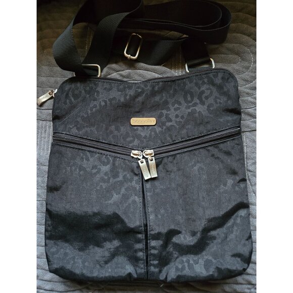 Baggallini Black Cheetah/Leopard Horizon Slim Crossbody Adjustable - Picture 1 of 6